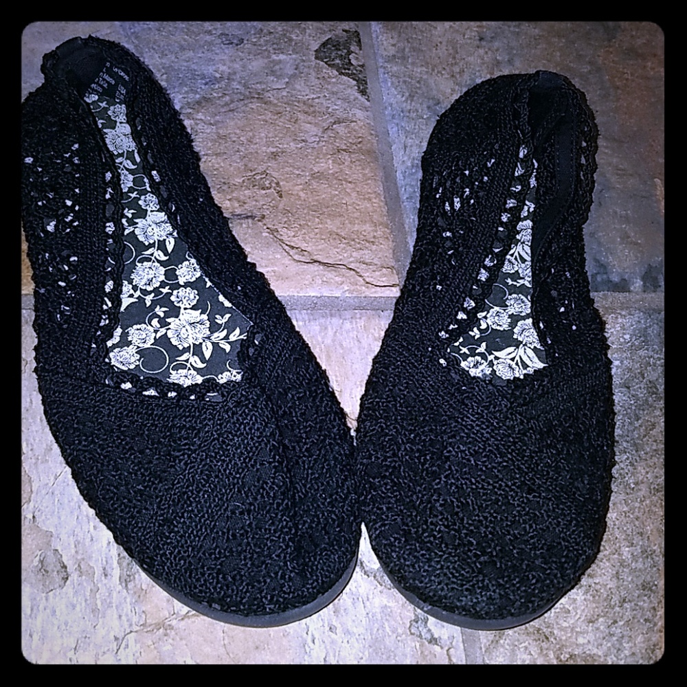 Black flats